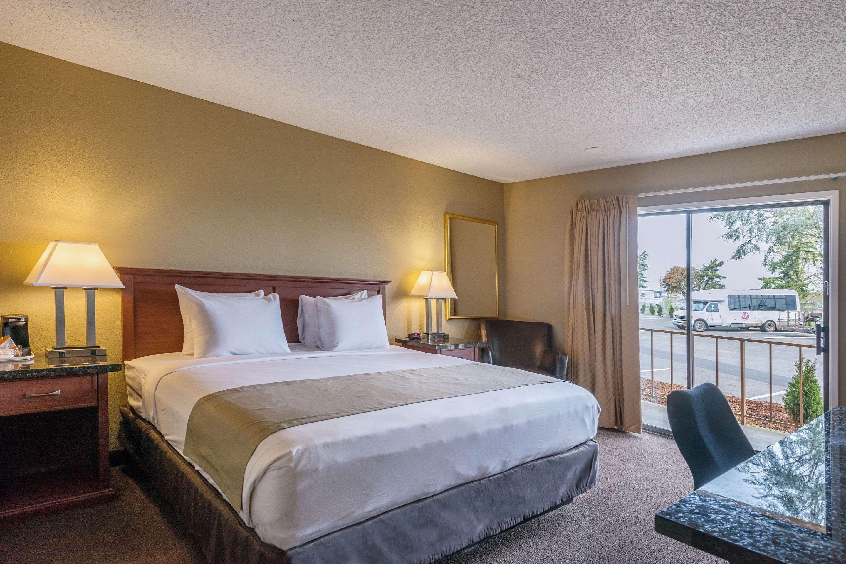 Rodeway Inn & Suites Portland - Jantzen Beach Hotel