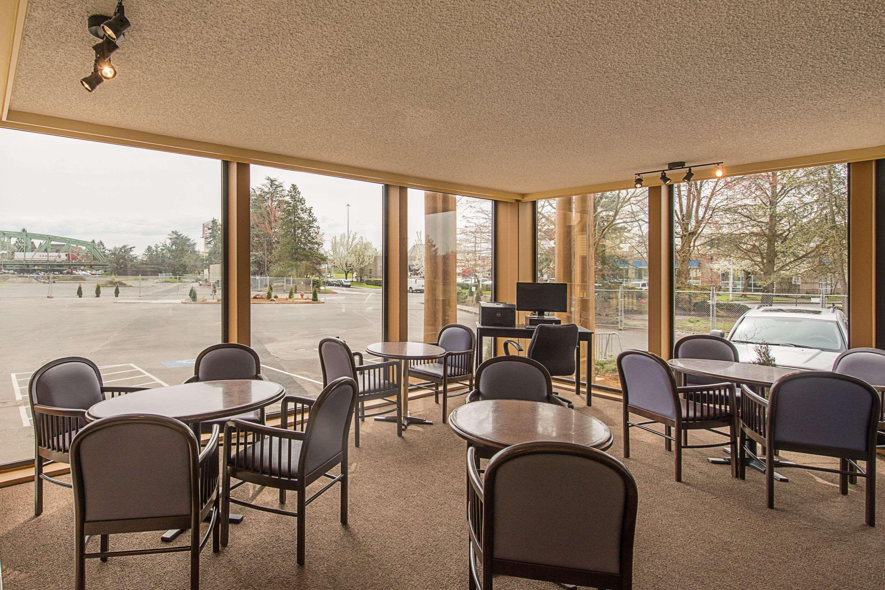 Hotel Rodeway Inn & Suites Portland - Jantzen Beach 2*