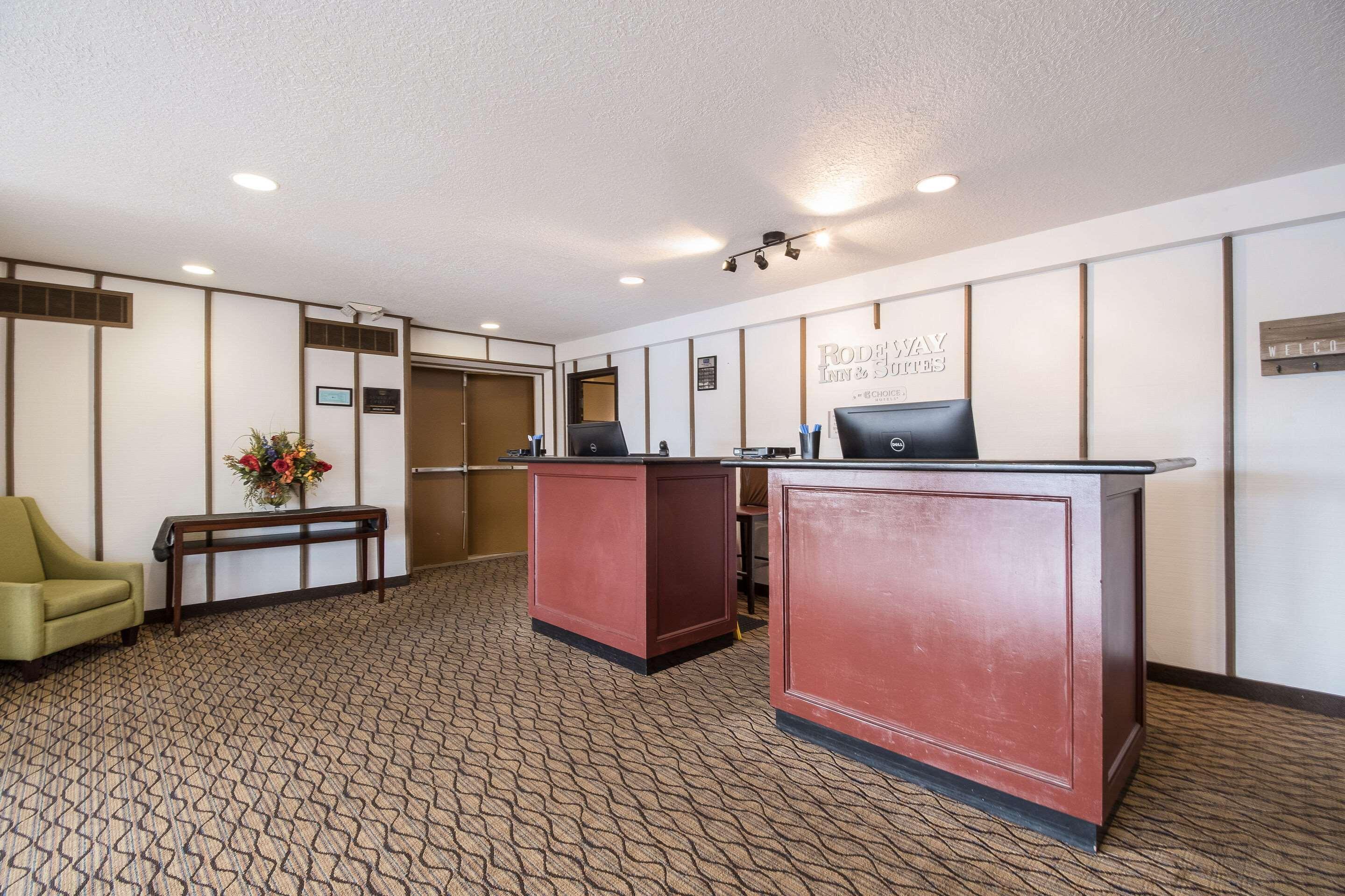 Rodeway Inn & Suites Portland - Jantzen Beach Hotel Portland