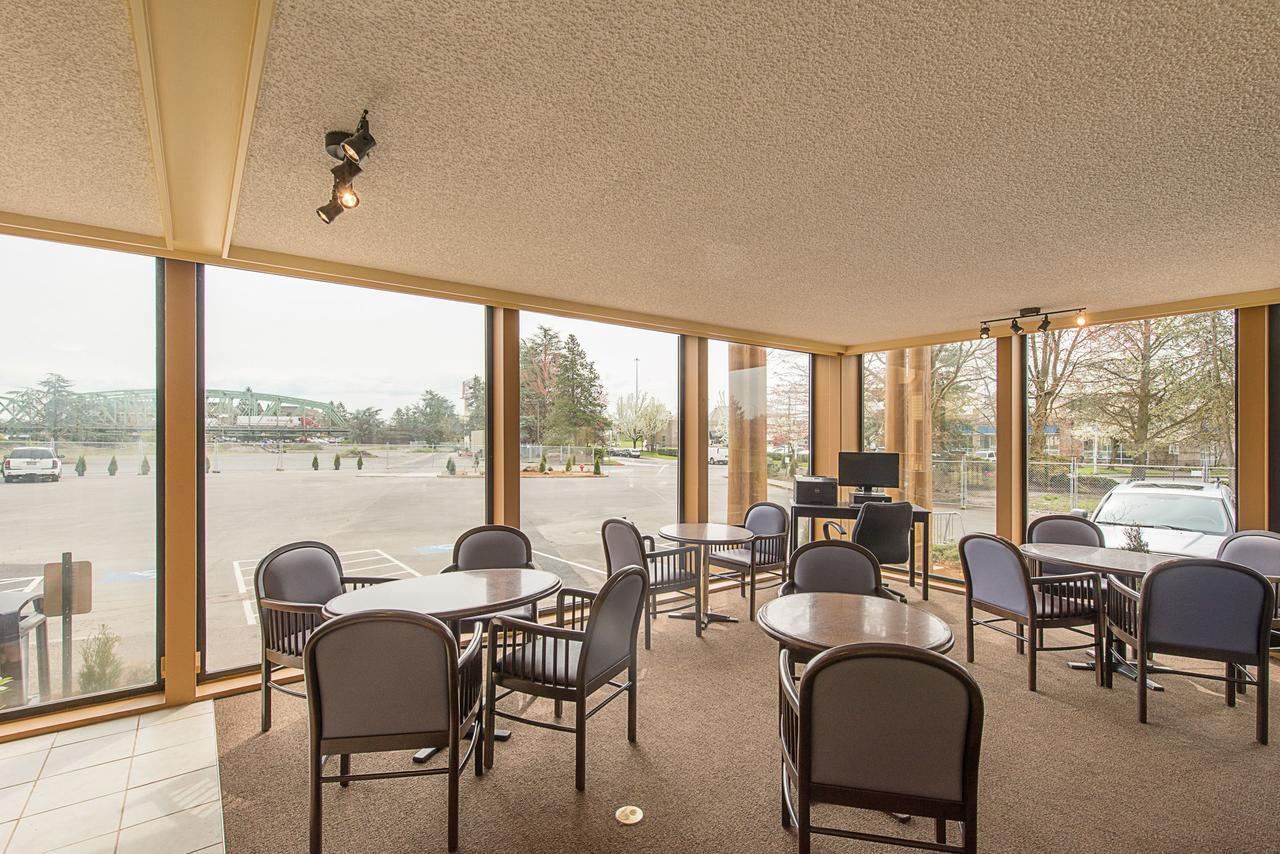 Rodeway Inn & Suites Portland - Jantzen Beach Hotel